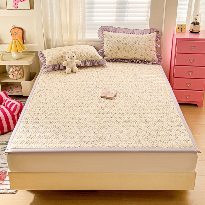 91家纺网 家纺一手货源 找家纺 纽缦家纺 2026春夏新款云感提花双层纱夹棉床垫 森田野园