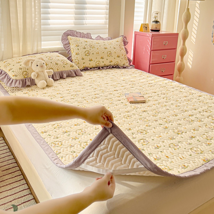 纽缦家纺 2026春夏新款云感提花双层纱夹棉床垫 兔子的欢喜