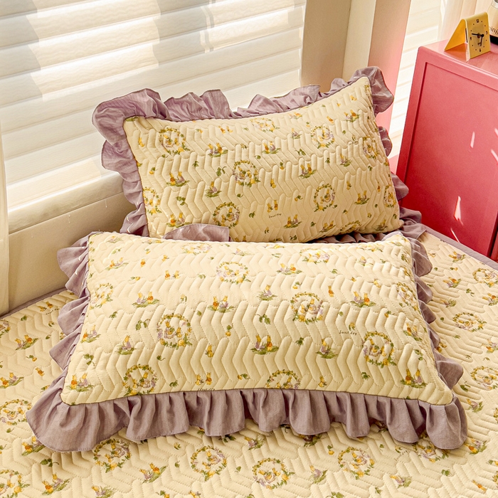 91家纺网 家纺一手货源 找家纺 纽缦家纺 2026春夏新款云感提花双层纱夹棉床垫 兔子的欢喜