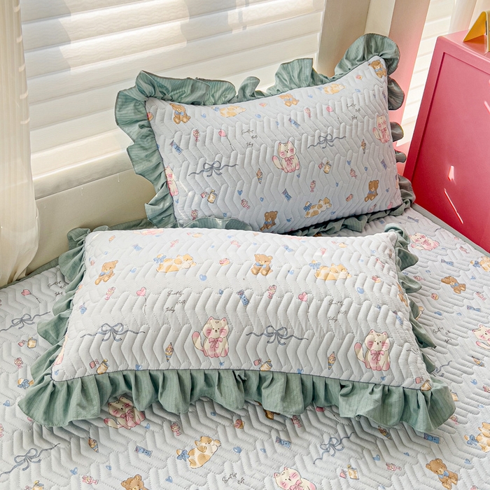 91家纺网 家纺一手货源 找家纺 纽缦家纺 2026春夏新款云感提花双层纱夹棉床垫 小猫时光蓝