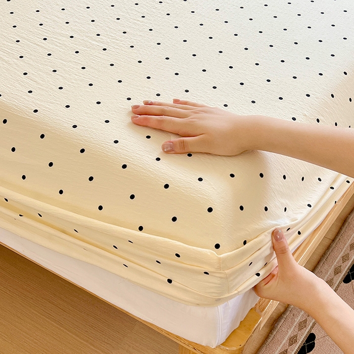 91家纺网 家纺一手货源 找家纺 优选良品 2025新款ins小清新木棉双层纱印花床笠床垫保护罩枕套三件套 小点点