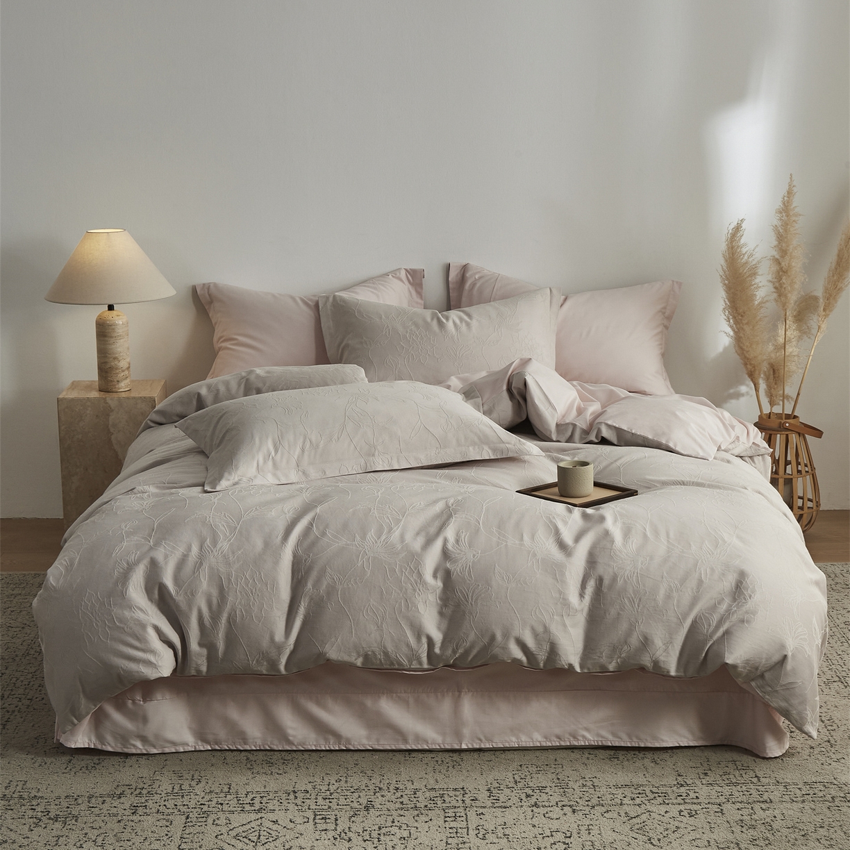 91家纺网 家纺一手货源 找家纺 顾家家居 2026新款AB面全棉厚织提花四件套 花涧-玉脂