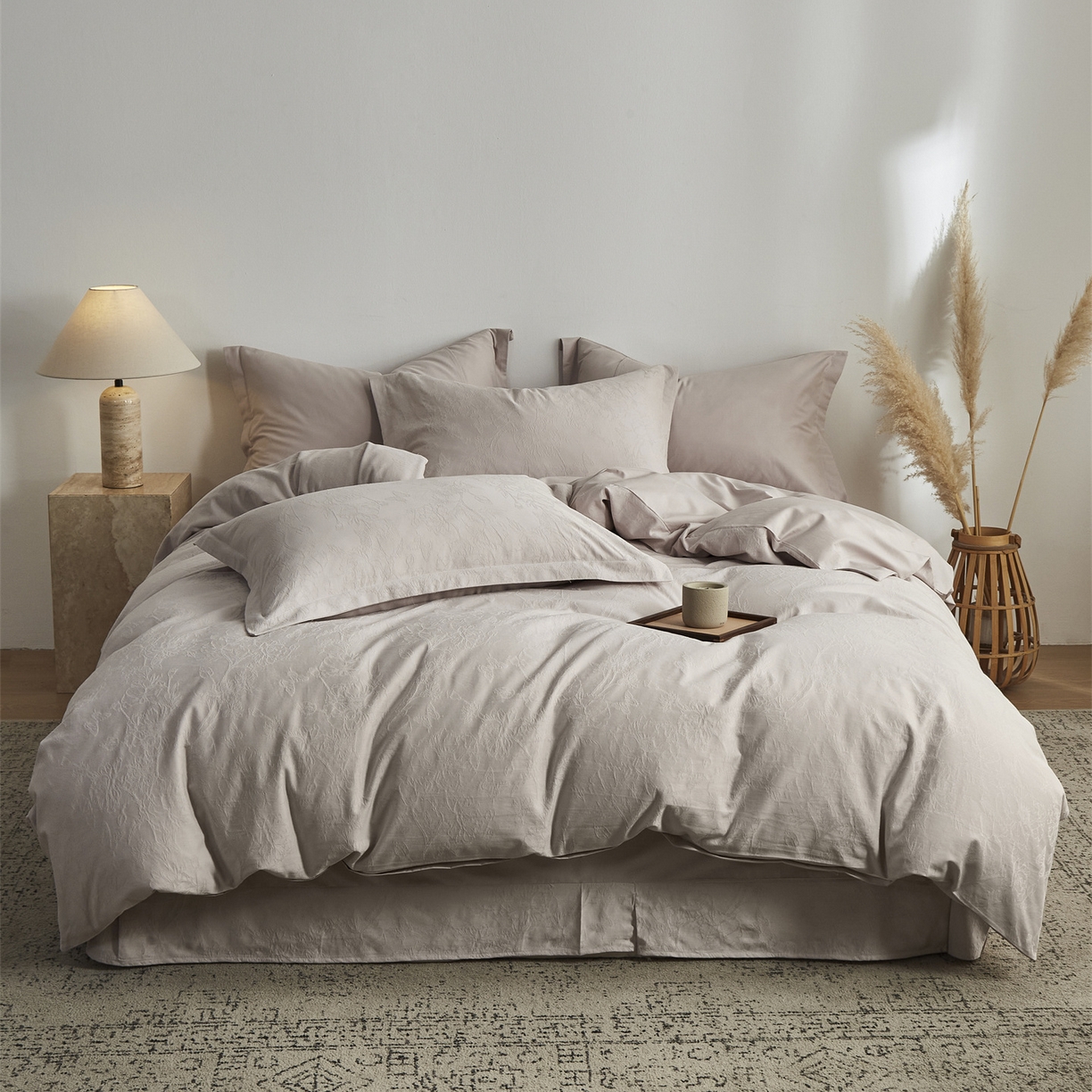 91家纺网 家纺一手货源 找家纺 顾家家居 2026新款AB面全棉厚织提花四件套 寻岚-玉脂