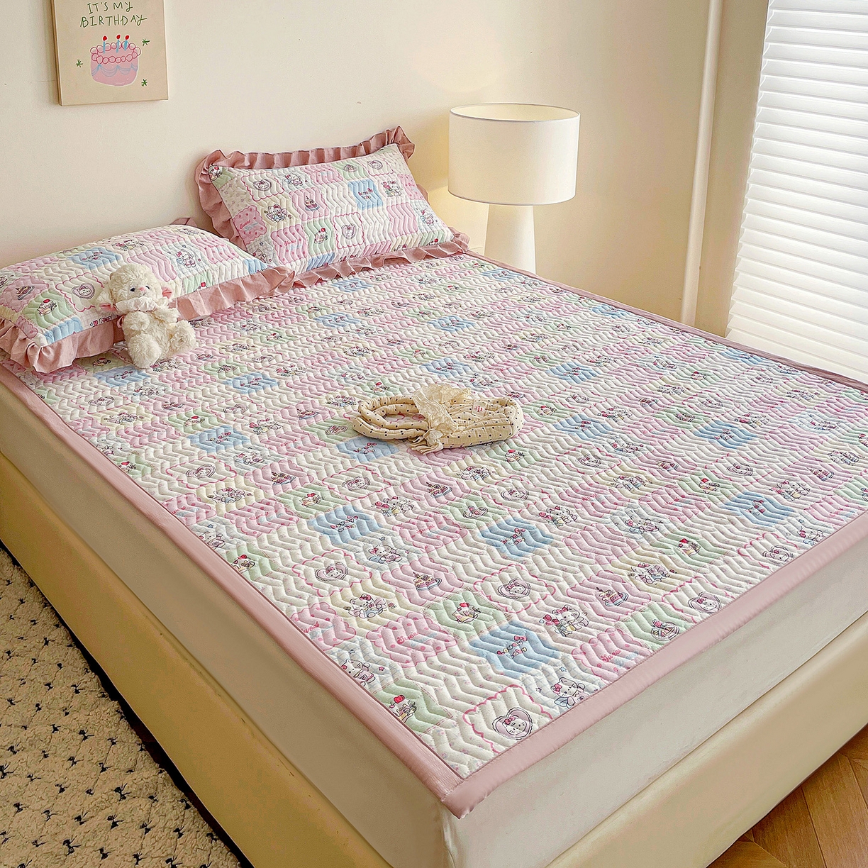 91家纺网 家纺一手货源 找家纺 纽缦家纺 2026春夏新款云感提花双层纱夹棉床垫 蛋糕派