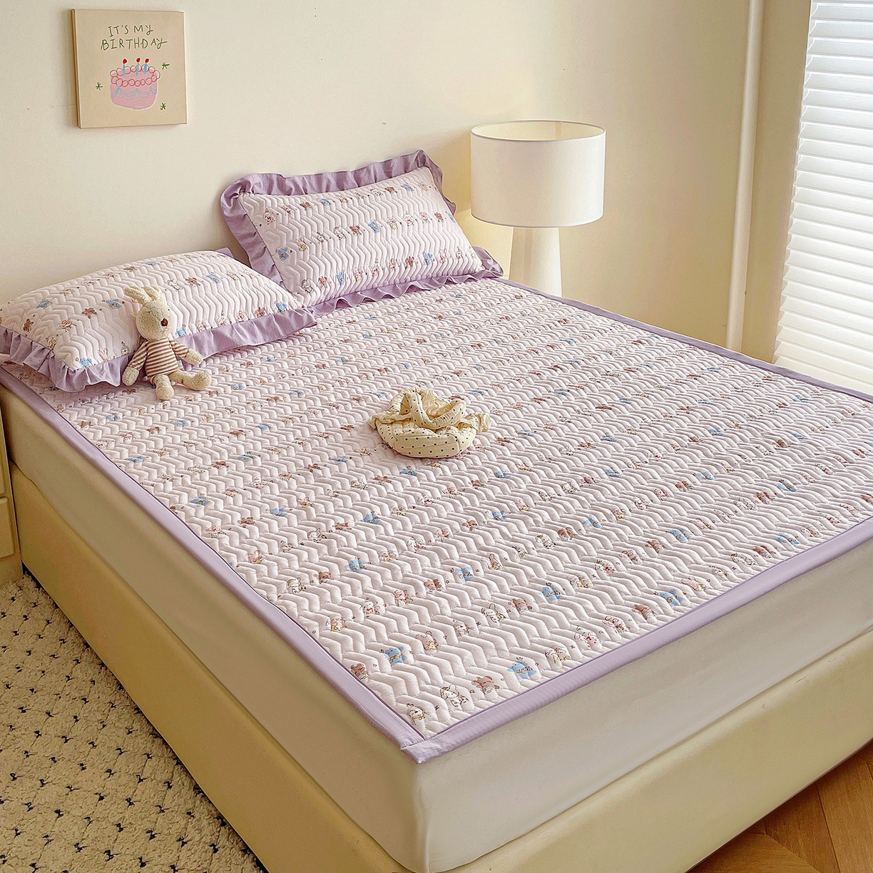 91家纺网 家纺一手货源 找家纺 纽缦家纺 2026春夏新款云感提花双层纱夹棉床垫 动物游园