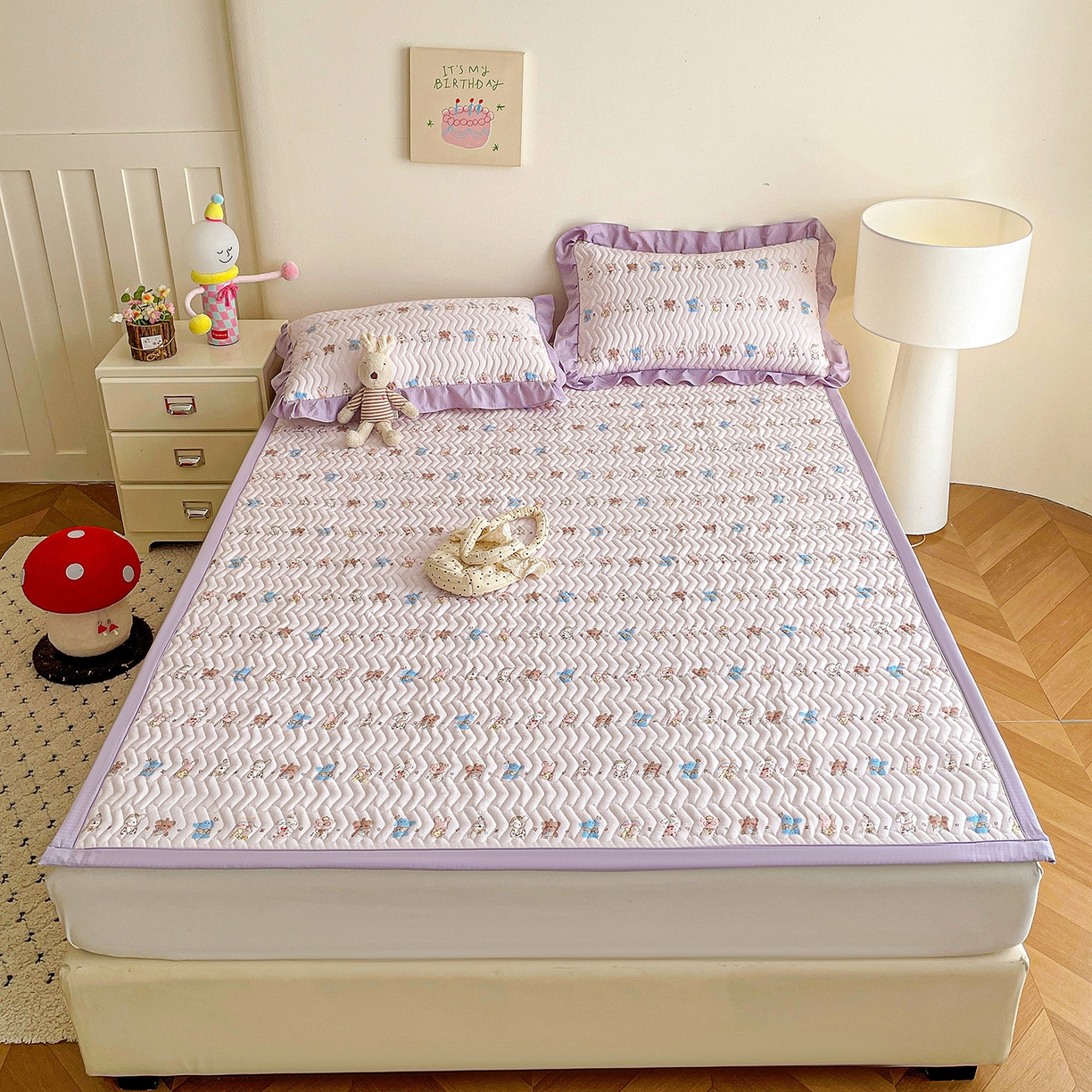 91家纺网 家纺一手货源 找家纺 纽缦家纺 2026春夏新款云感提花双层纱夹棉床垫 动物游园