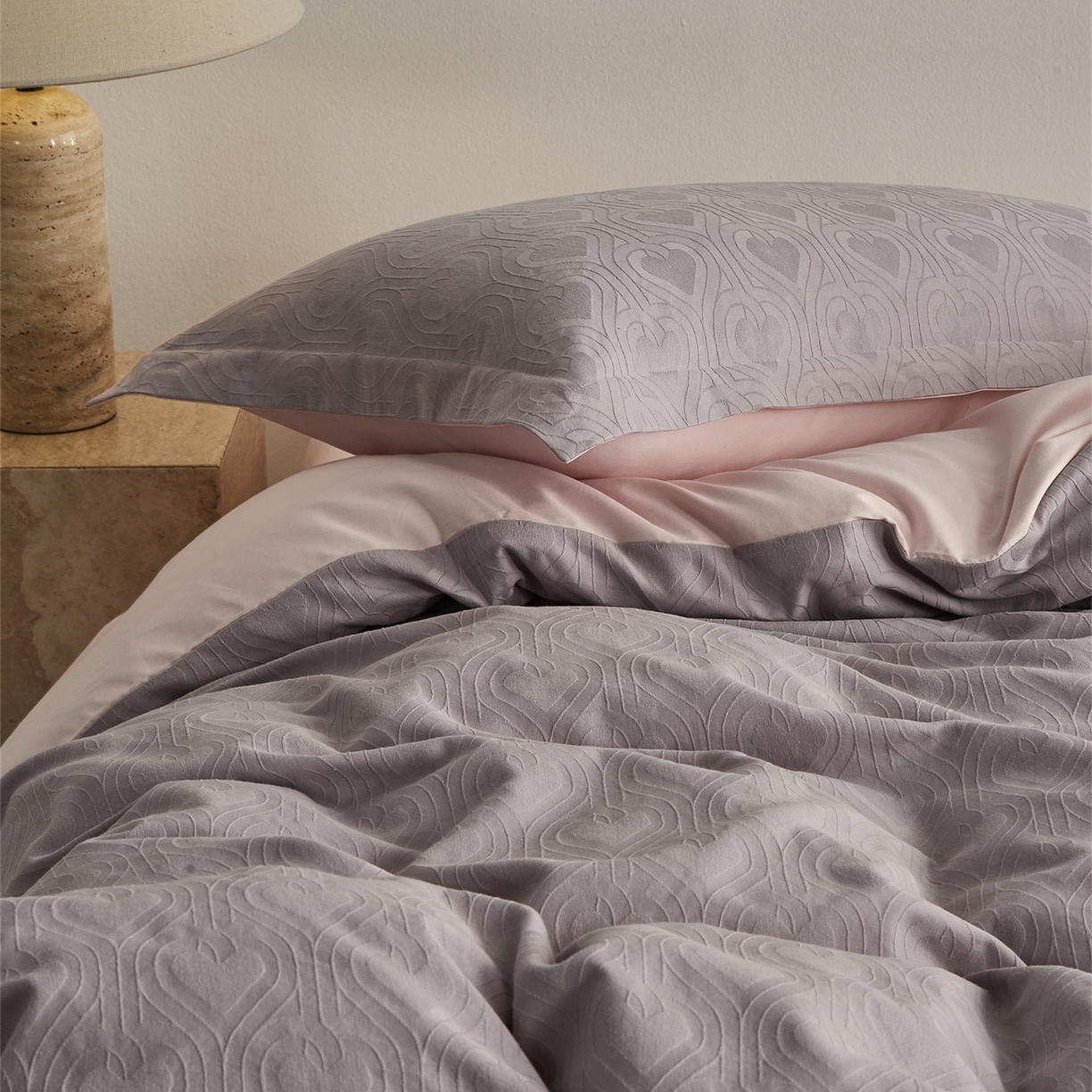 91家纺网 家纺一手货源 找家纺 顾家家居 2026新款AB面全棉厚织提花四件套 繁影-雾紫