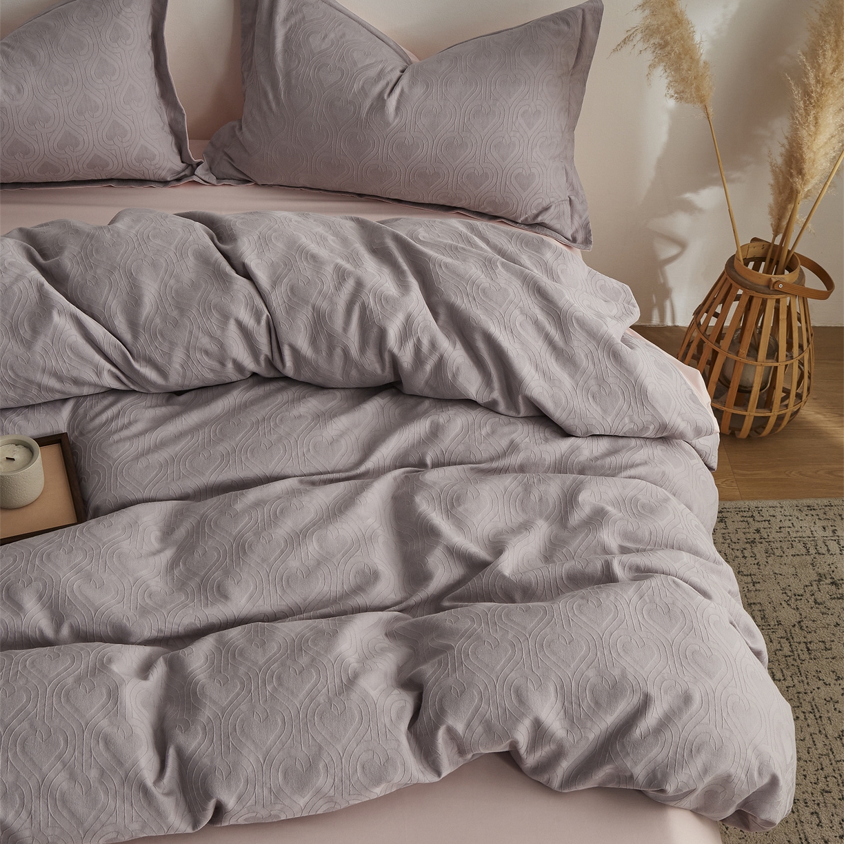 91家纺网 家纺一手货源 找家纺 顾家家居 2026新款AB面全棉厚织提花四件套 繁影-雾紫