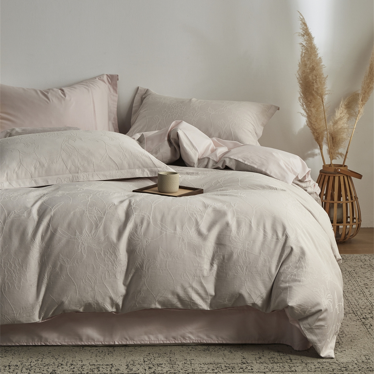 91家纺网 家纺一手货源 找家纺 顾家家居 2026新款AB面全棉厚织提花四件套 花涧-玉脂