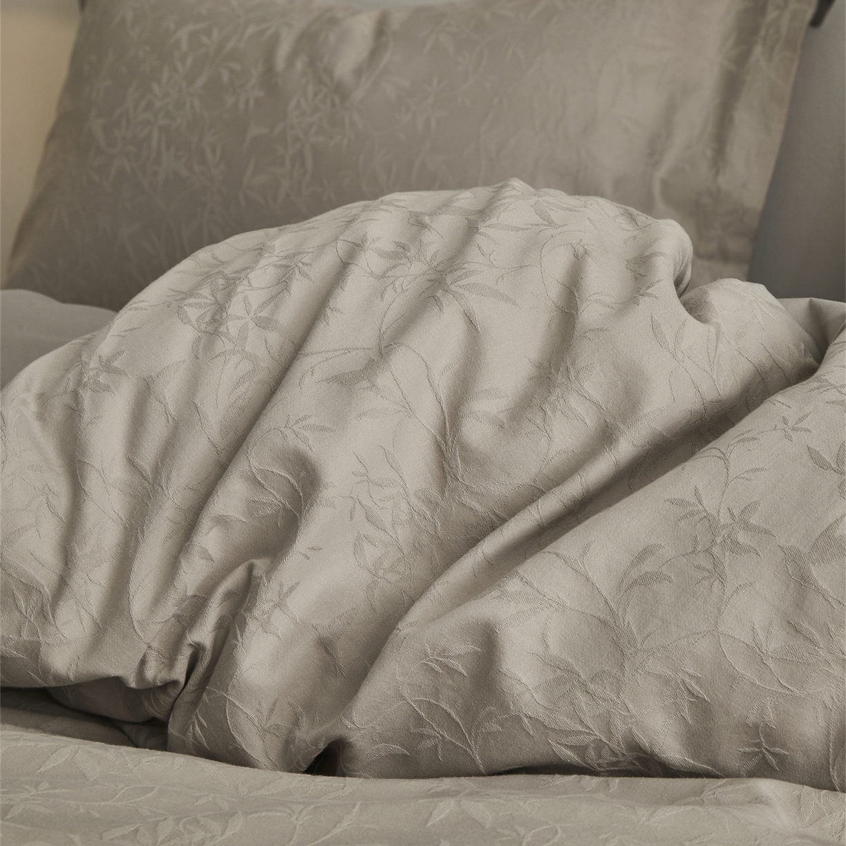 91家纺网 家纺一手货源 找家纺 顾家家居 2026新款AB面全棉厚织提花四件套 森蔓-古茶