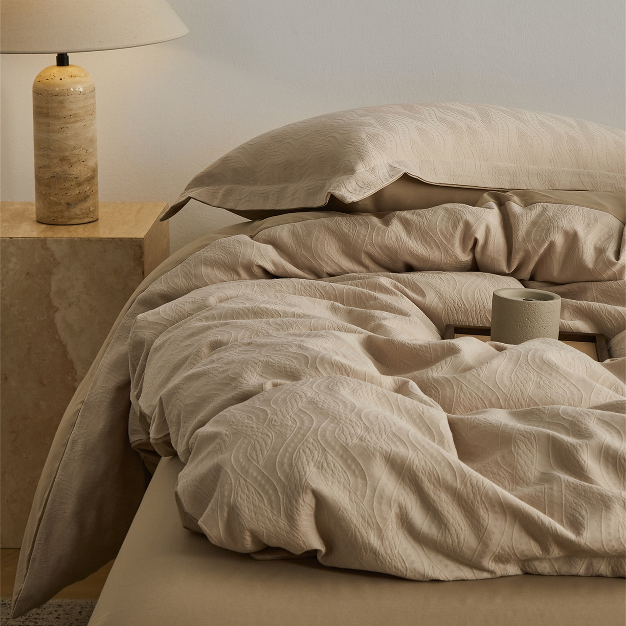 91家纺网 家纺一手货源 找家纺 顾家家居 2026新款AB面全棉厚织提花四件套 素简-芸黄