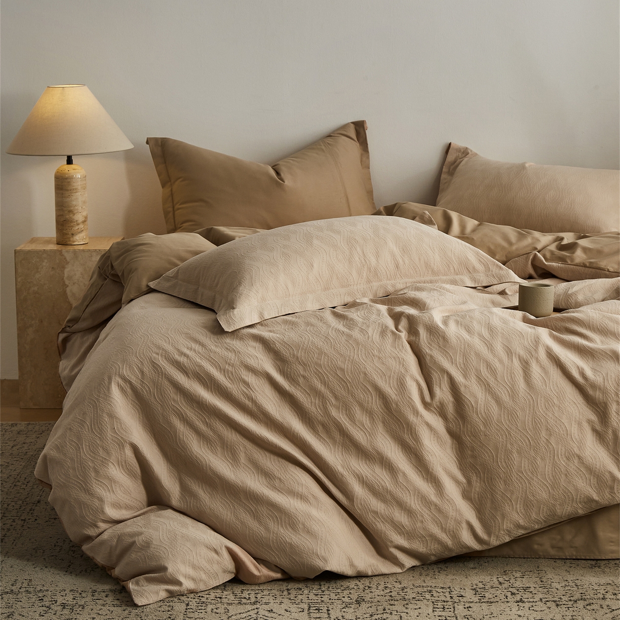 91家纺网 家纺一手货源 找家纺 顾家家居 2026新款AB面全棉厚织提花四件套 素简-芸黄