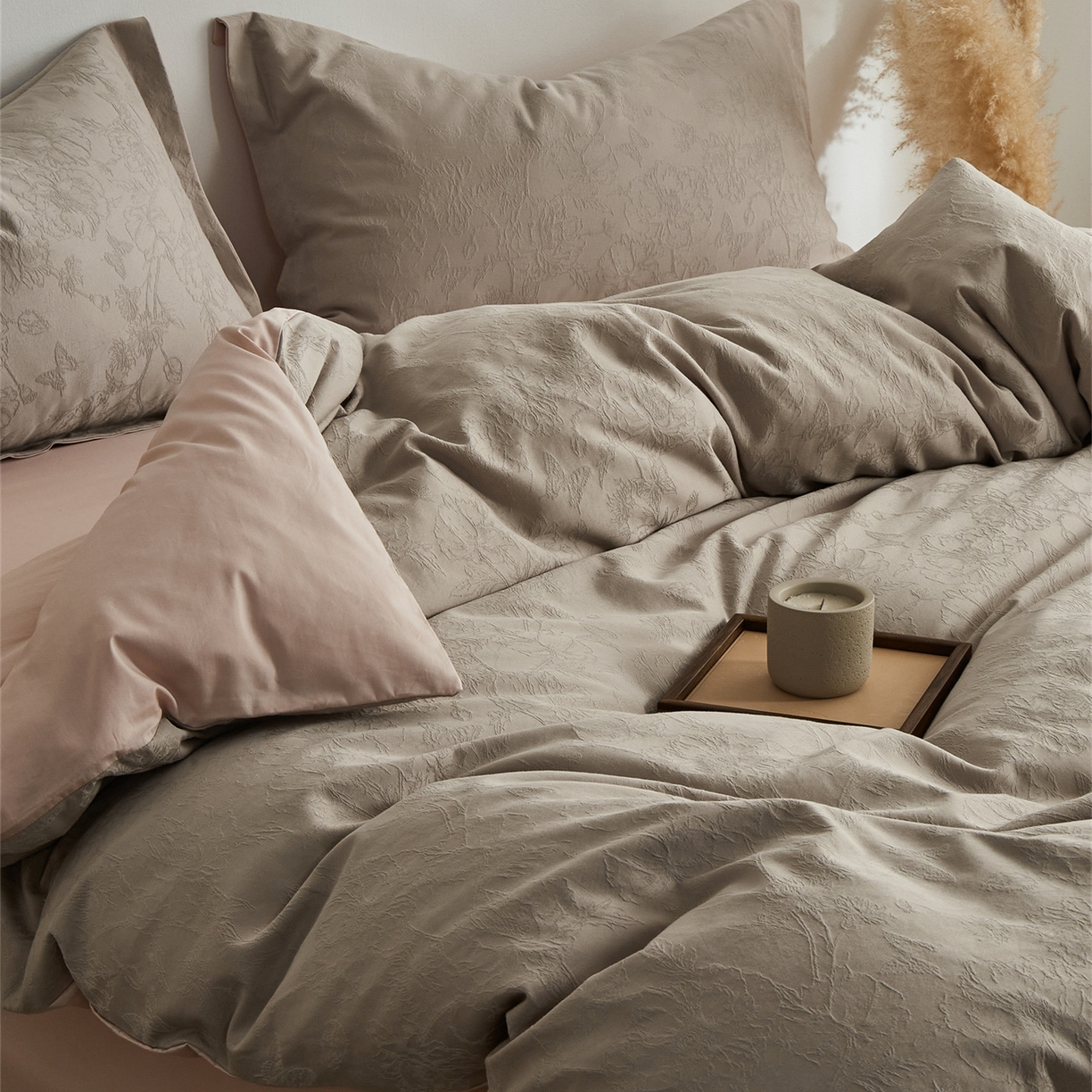 91家纺网 家纺一手货源 找家纺 顾家家居 2026新款AB面全棉厚织提花四件套 寻岚-古茶