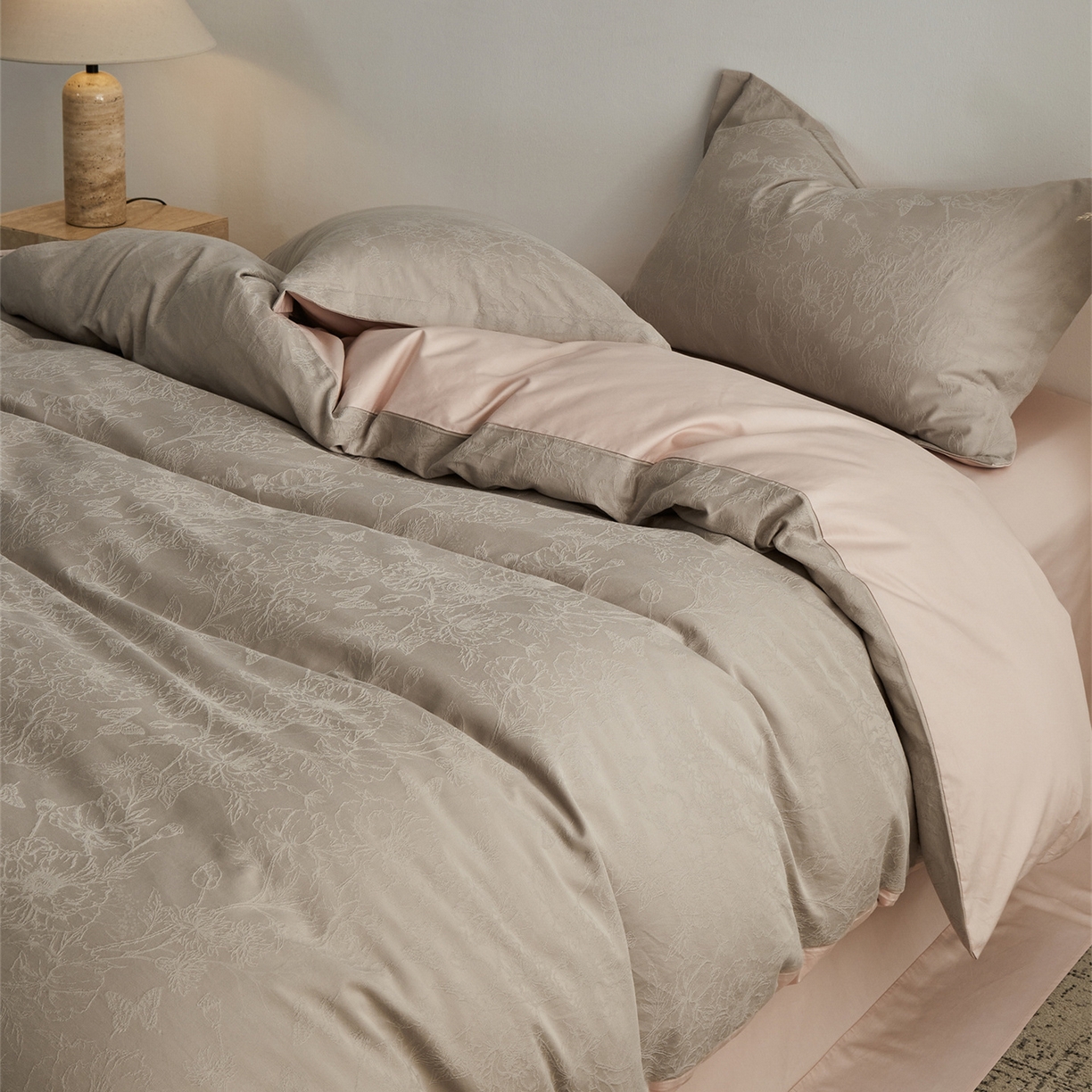 91家纺网 家纺一手货源 找家纺 顾家家居 2026新款AB面全棉厚织提花四件套 寻岚-古茶