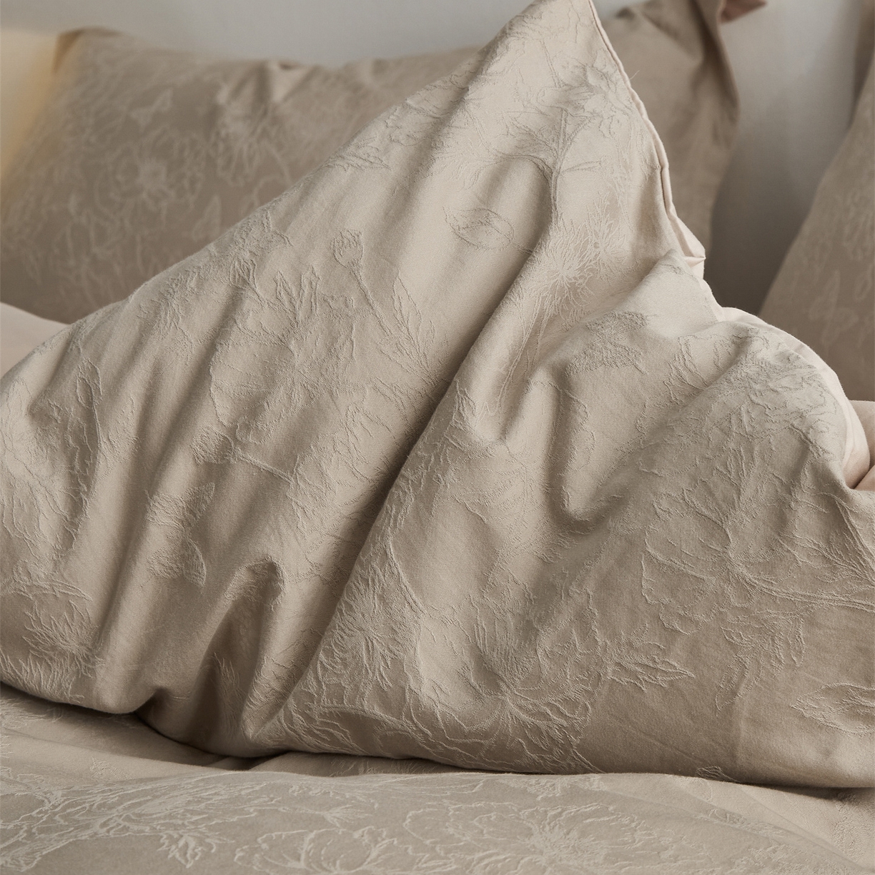 91家纺网 家纺一手货源 找家纺 顾家家居 2026新款AB面全棉厚织提花四件套 寻岚-古茶