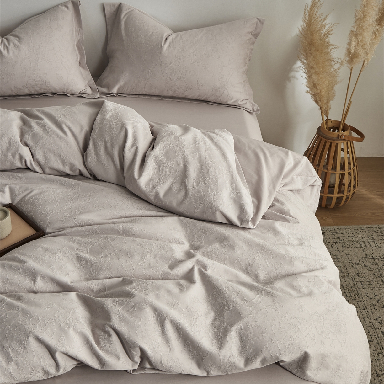 91家纺网 家纺一手货源 找家纺 顾家家居 2026新款AB面全棉厚织提花四件套 寻岚-玉脂