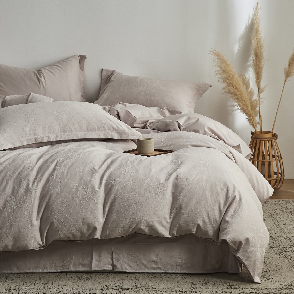 91家纺网 家纺一手货源 找家纺 顾家家居 2026新款AB面全棉厚织提花四件套 寻岚-玉脂