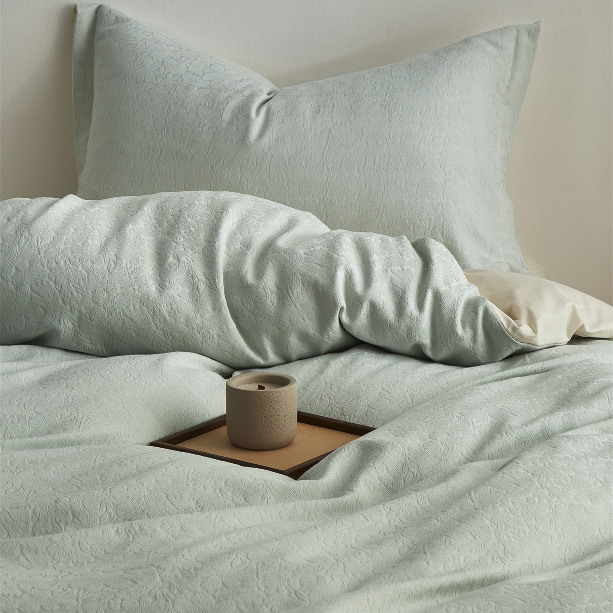 91家纺网 家纺一手货源 找家纺 顾家家居 2026新款AB面全棉厚织提花四件套 沄芷-明绿