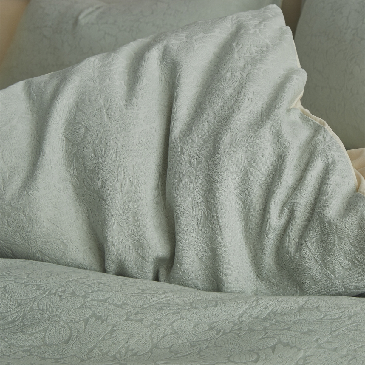 91家纺网 家纺一手货源 找家纺 顾家家居 2026新款AB面全棉厚织提花四件套 沄芷-明绿