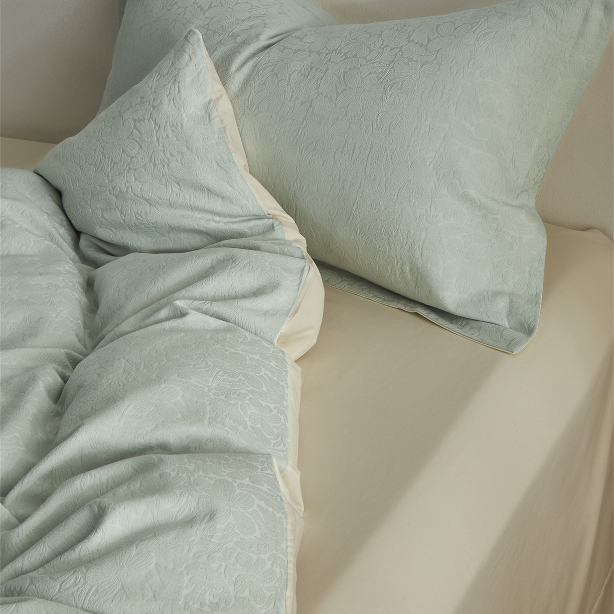 91家纺网 家纺一手货源 找家纺 顾家家居 2026新款AB面全棉厚织提花四件套 沄芷-明绿