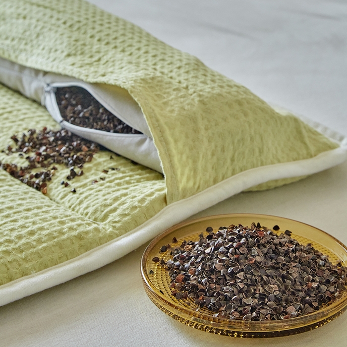 91家纺网 家纺一手货源 找家纺 梵希良品家纺 2026新款毛巾枕头枕芯护颈椎助睡眠反弓便携折叠高低度可调节牵引圆柱睡觉专用 果绿-荞麦款