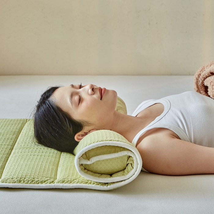 91家纺网 家纺一手货源 找家纺 梵希良品家纺 2026新款毛巾枕头枕芯护颈椎助睡眠反弓便携折叠高低度可调节牵引圆柱睡觉专用 果绿-荞麦款