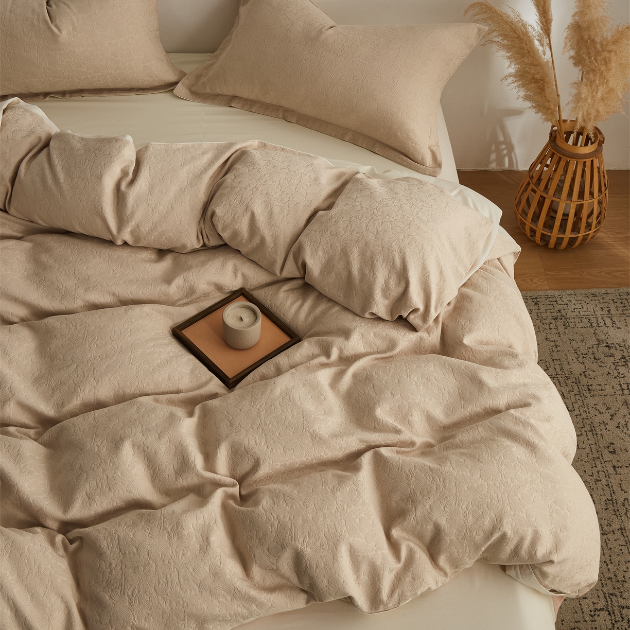 91家纺网 家纺一手货源 找家纺 顾家家居 2026新款AB面全棉厚织提花四件套 沄芷-芸黄