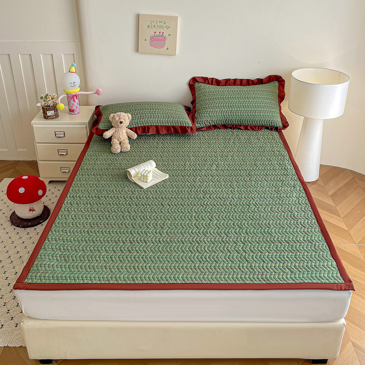 91家纺网 家纺一手货源 找家纺 纽缦家纺 2026春夏新款云感提花双层纱夹棉床垫 六子棋绿