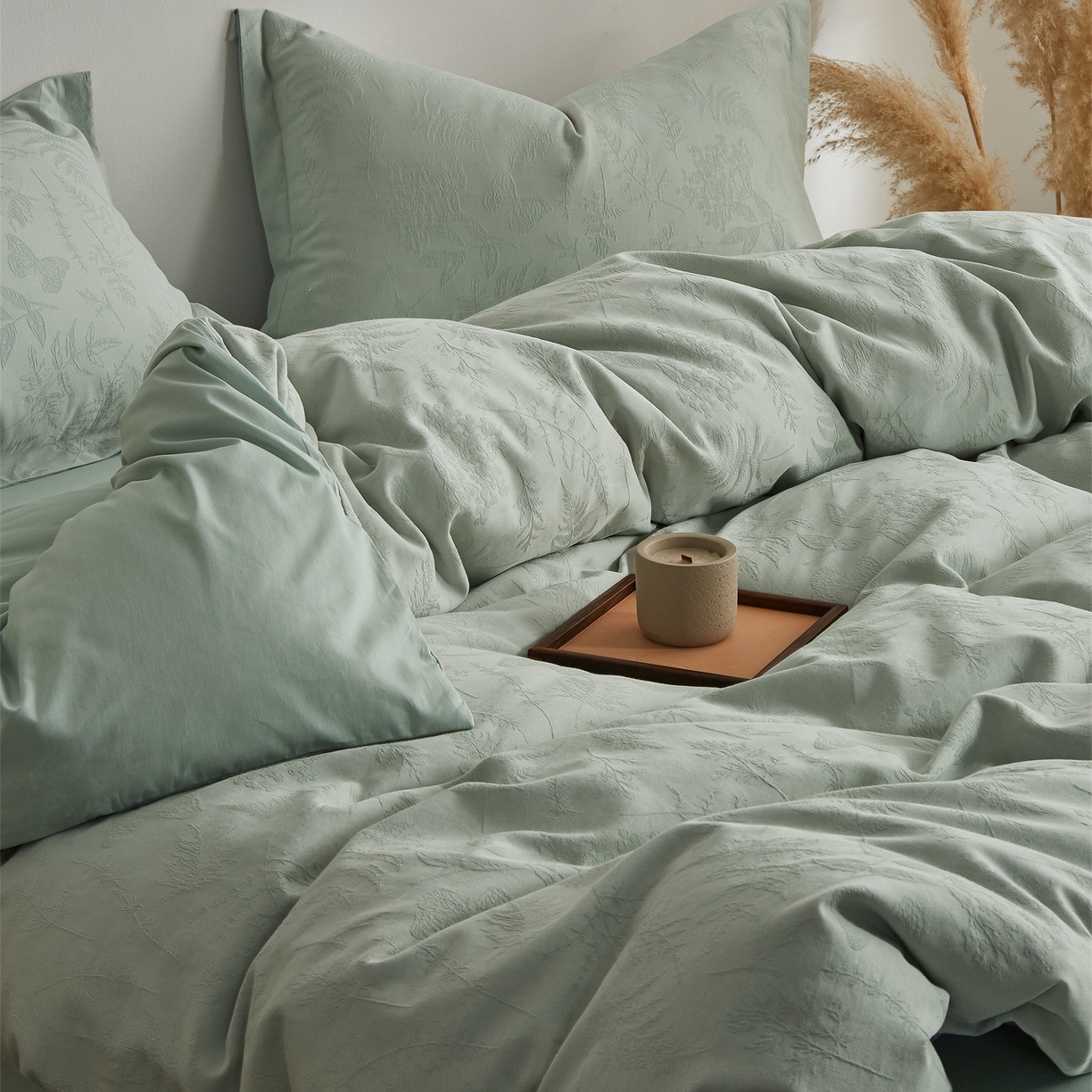 91家纺网 家纺一手货源 找家纺 顾家家居 2026新款AB面全棉厚织提花四件套 枝椿-明绿