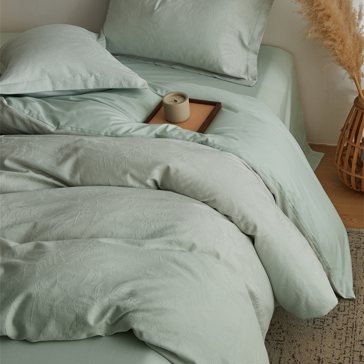 91家纺网 家纺一手货源 找家纺 顾家家居 2026新款AB面全棉厚织提花四件套 枝椿-明绿