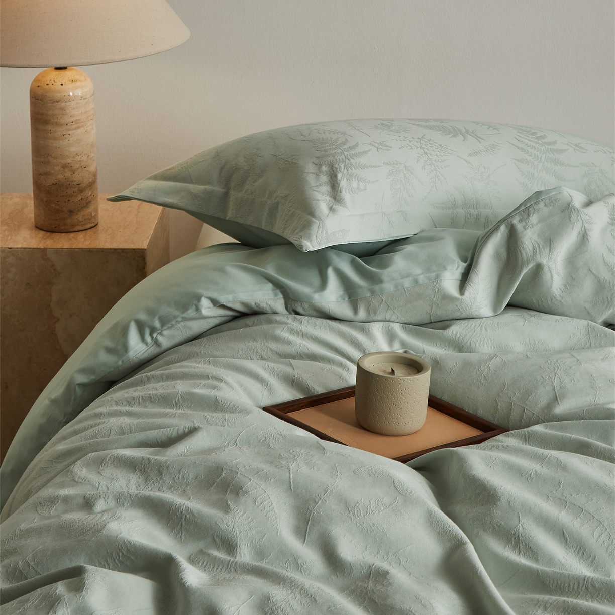 91家纺网 家纺一手货源 找家纺 顾家家居 2026新款AB面全棉厚织提花四件套 枝椿-明绿