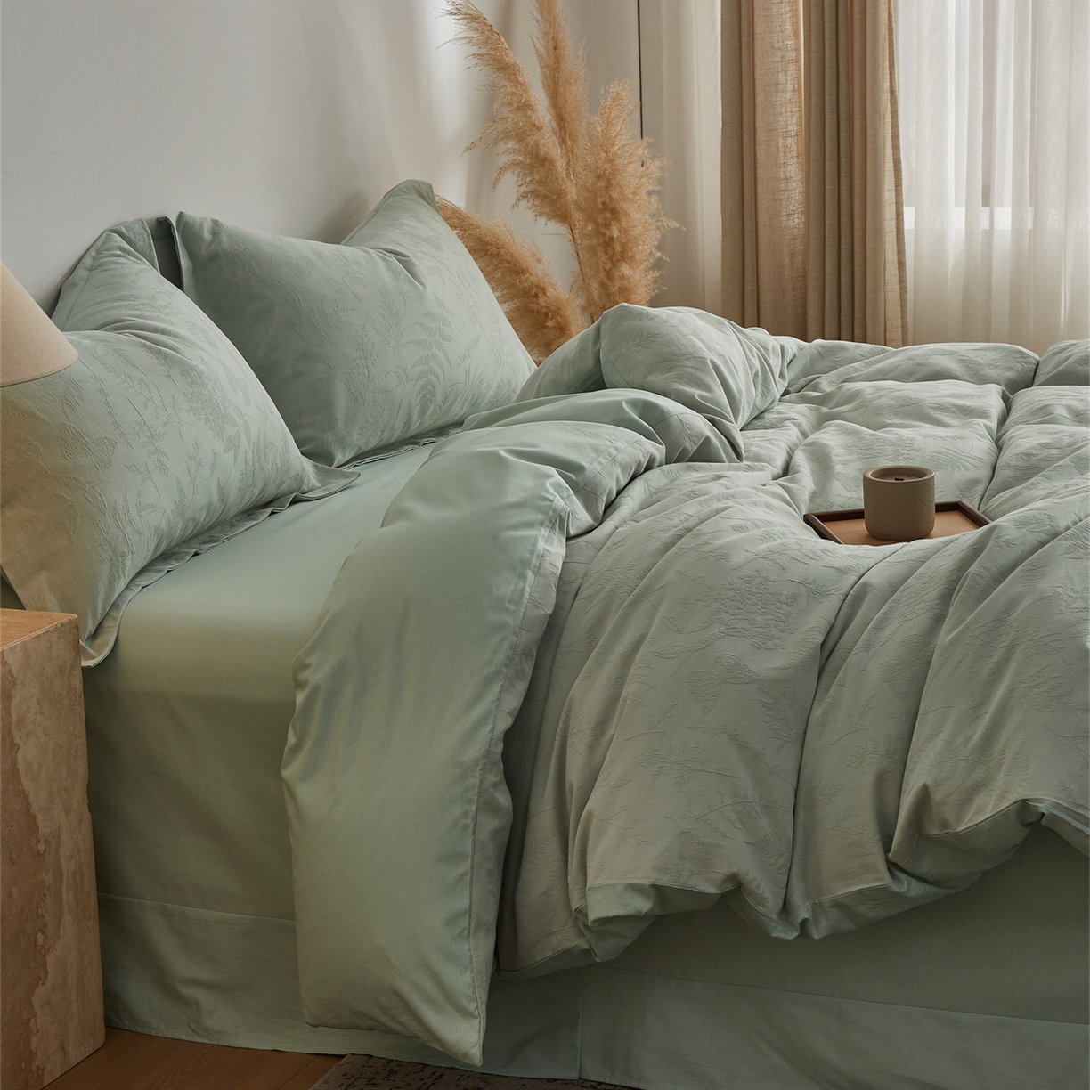 91家纺网 家纺一手货源 找家纺 顾家家居 2026新款AB面全棉厚织提花四件套 枝椿-明绿