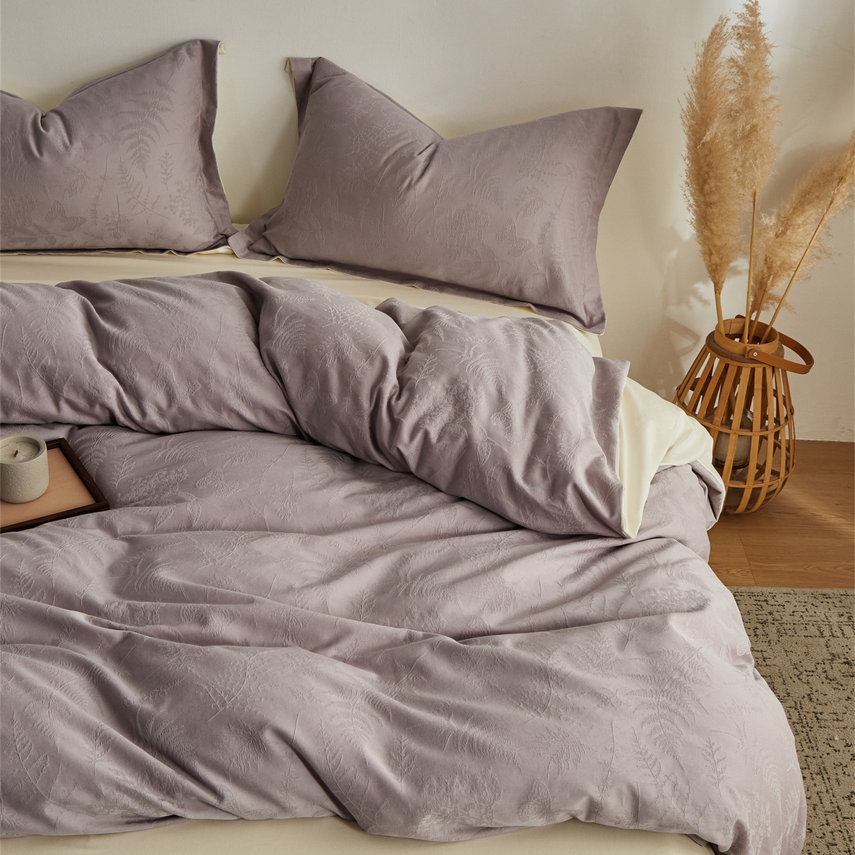 91家纺网 家纺一手货源 找家纺 顾家家居 2026新款AB面全棉厚织提花四件套 枝椿-雾紫