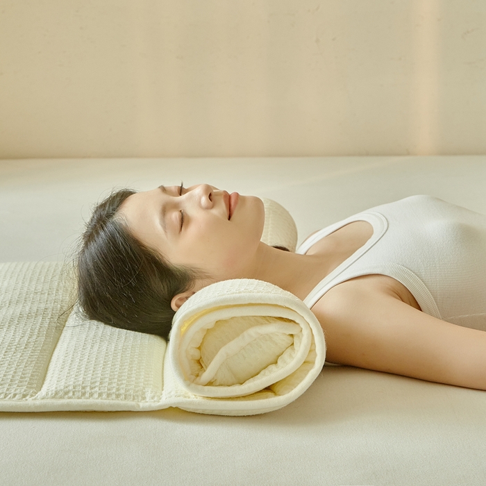 91家纺网 家纺一手货源 找家纺 梵希良品家纺 2026新款毛巾枕头枕芯护颈椎助睡眠反弓便携折叠高低度可调节牵引圆柱睡觉专用 米白-PE软管款