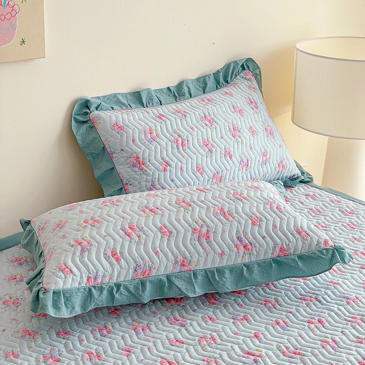 91家纺网 家纺一手货源 找家纺 纽缦家纺 2026春夏新款云感提花双层纱夹棉床垫 清风与雾蓝