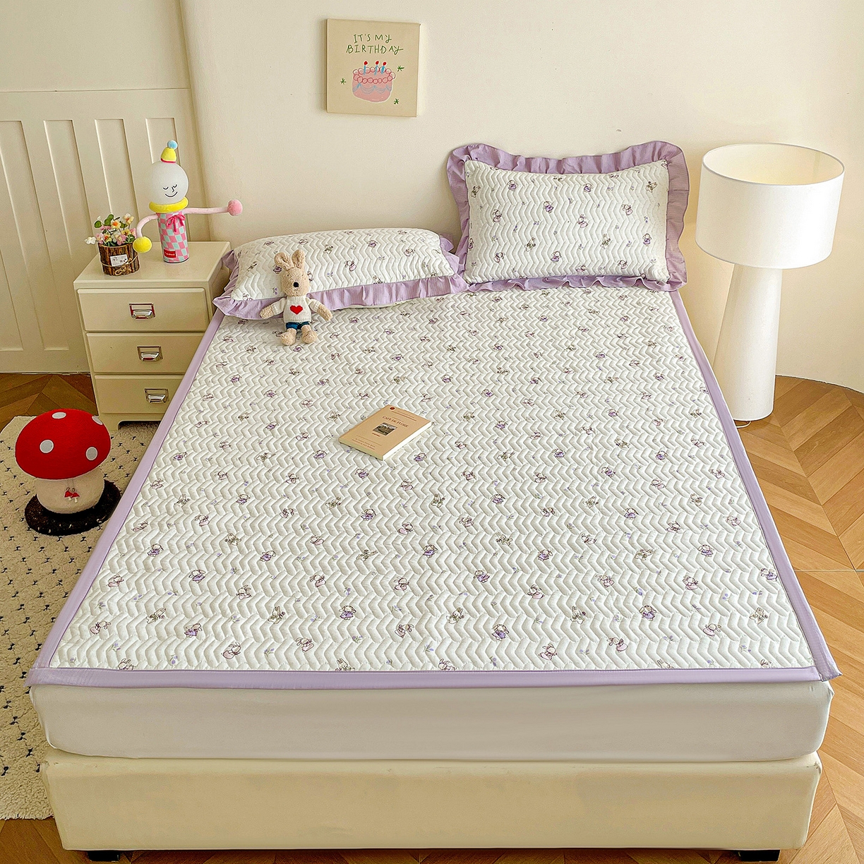 91家纺网 家纺一手货源 找家纺 纽缦家纺 2026春夏新款云感提花双层纱夹棉床垫 裙子小兔