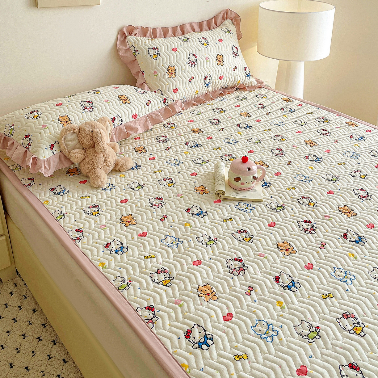 91家纺网 家纺一手货源 找家纺 纽缦家纺 2026春夏新款云感提花双层纱夹棉床垫 像素小猫