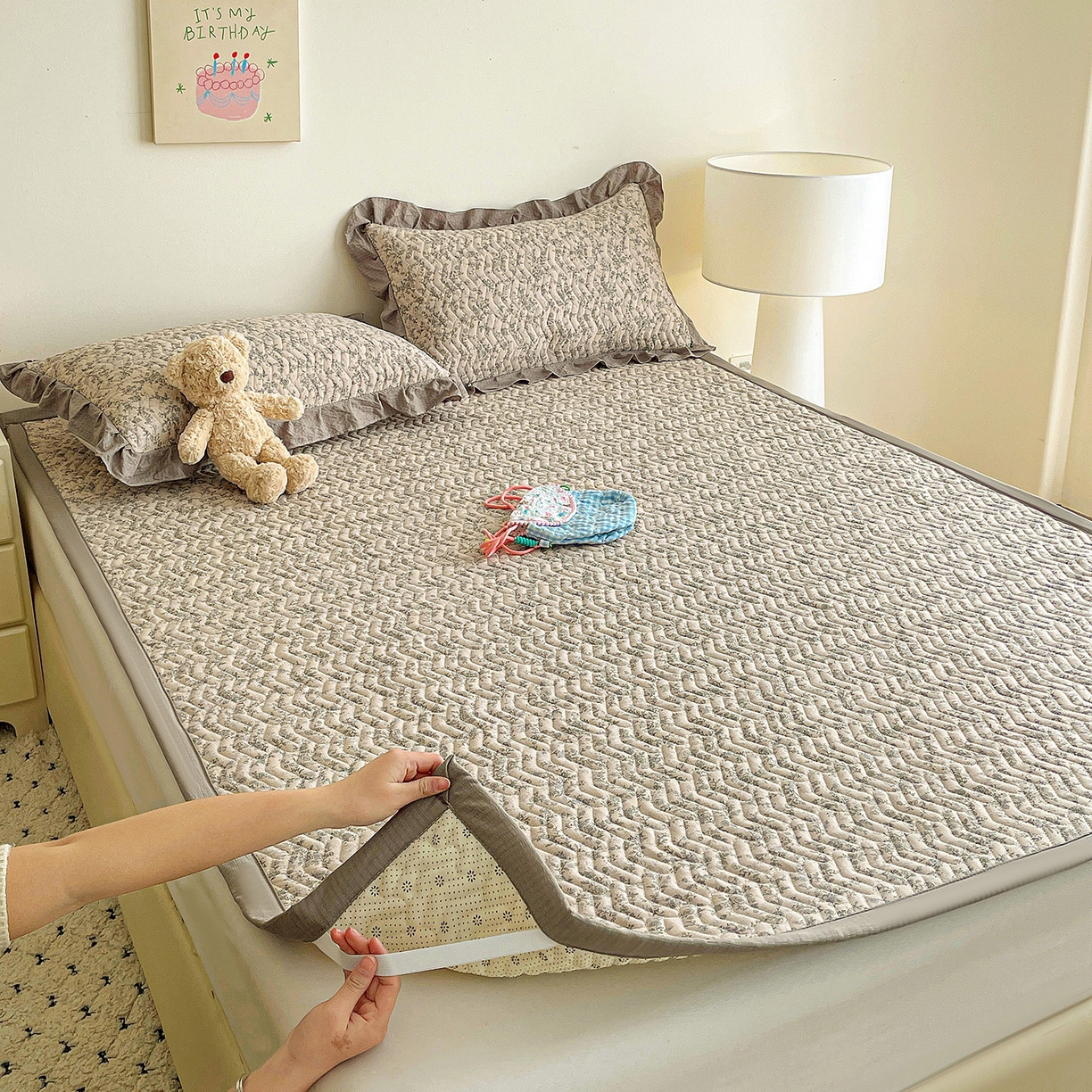 纽缦家纺 2026春夏新款云感提花双层纱夹棉床垫 竹韵花语