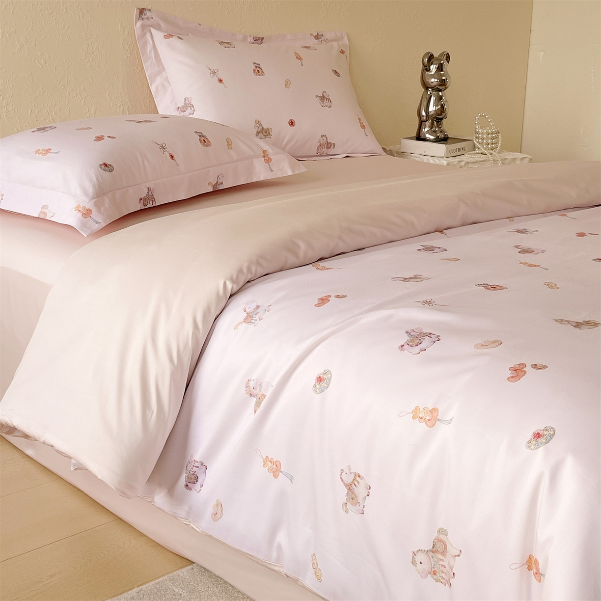 91家纺网 家纺一手货源 找家纺 鼎飞家纺 2026新款100S长绒棉数码印花四件套-马承金福 马承金福-玉粉