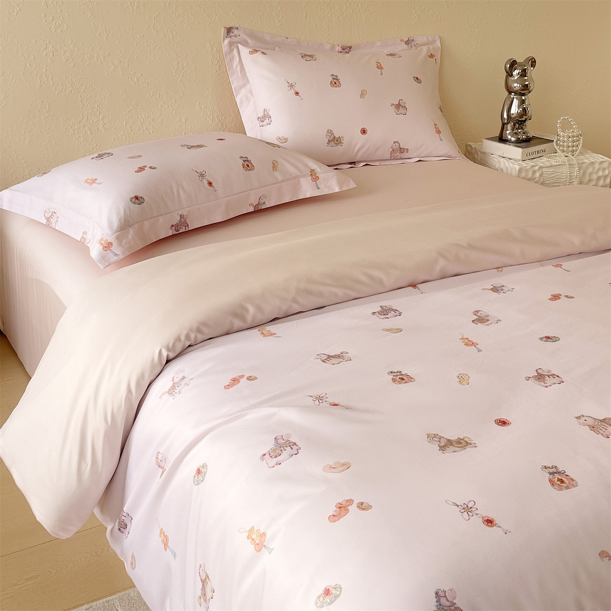 91家纺网 家纺一手货源 找家纺 鼎飞家纺 2026新款100S长绒棉数码印花四件套-马承金福 马承金福-玉粉