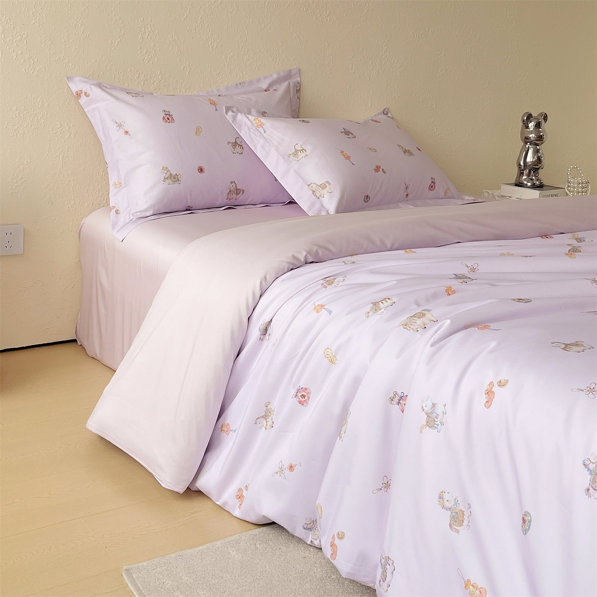 91家纺网 家纺一手货源 找家纺 鼎飞家纺 2026新款100S长绒棉数码印花四件套-马承金福 马承金福-紫粉