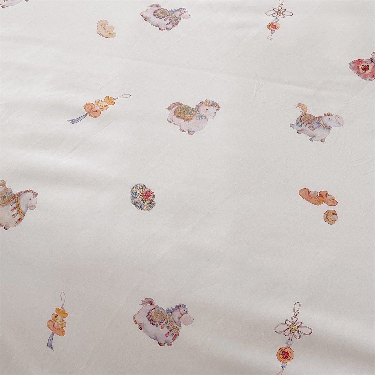 91家纺网 家纺一手货源 找家纺 鼎飞家纺 2026新款100S长绒棉数码印花四件套-马承金福 马承金福-玉白