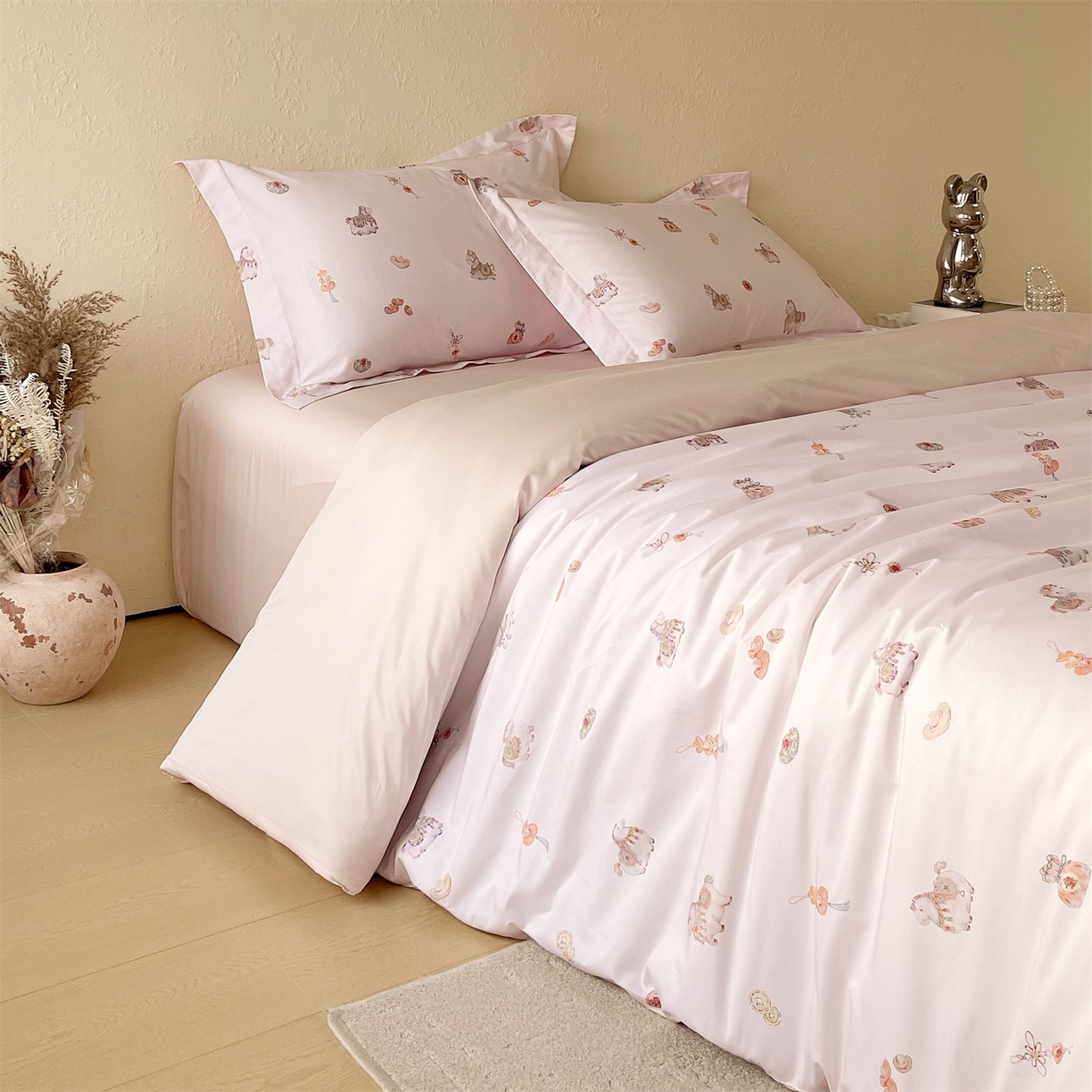 91家纺网 家纺一手货源 找家纺 鼎飞家纺 2026新款100S长绒棉数码印花四件套-马承金福 马承金福-玉粉