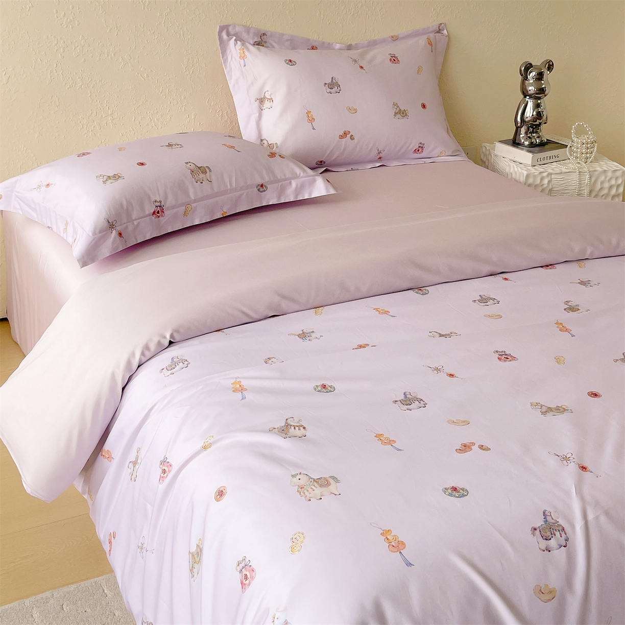 91家纺网 家纺一手货源 找家纺 鼎飞家纺 2026新款100S长绒棉数码印花四件套-马承金福 马承金福-紫粉