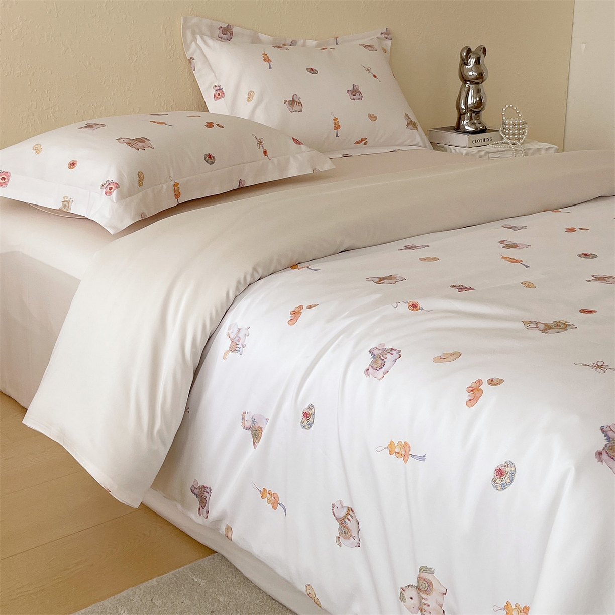 91家纺网 家纺一手货源 找家纺 鼎飞家纺 2026新款100S长绒棉数码印花四件套-马承金福 马承金福-玉白