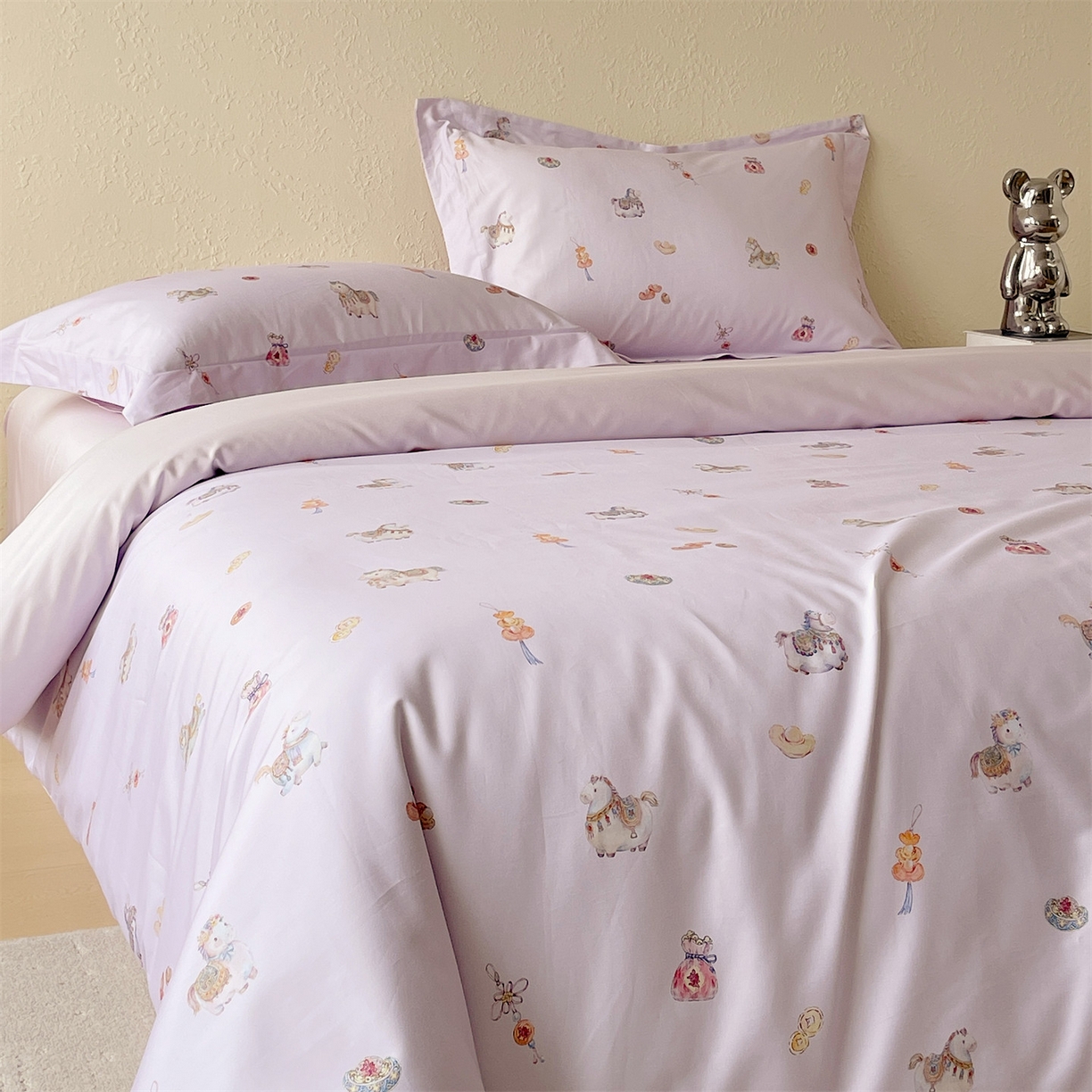 91家纺网 家纺一手货源 找家纺 鼎飞家纺 2026新款100S长绒棉数码印花四件套-马承金福 马承金福-紫粉