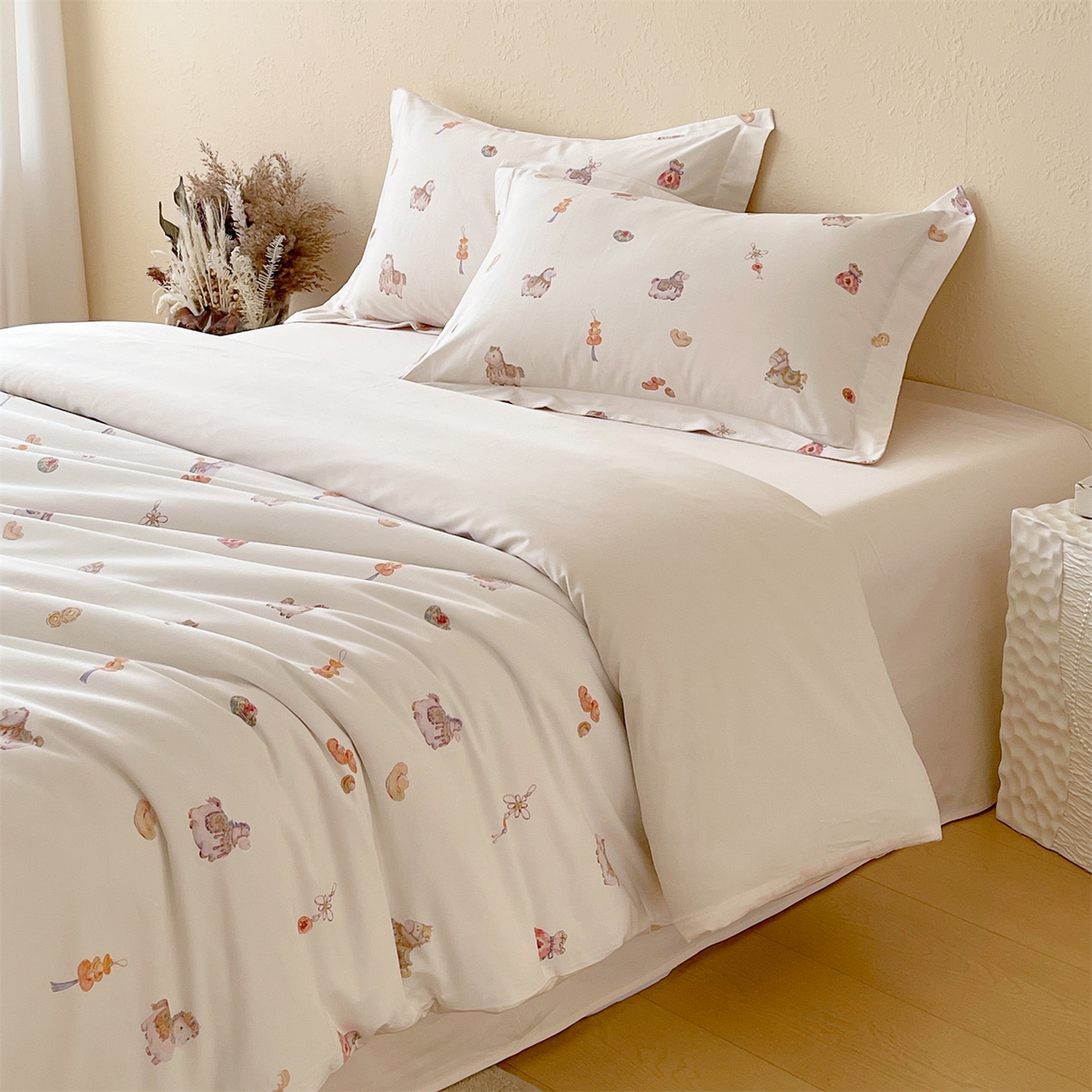 91家纺网 家纺一手货源 找家纺 鼎飞家纺 2026新款100S长绒棉数码印花四件套-马承金福 马承金福-玉白