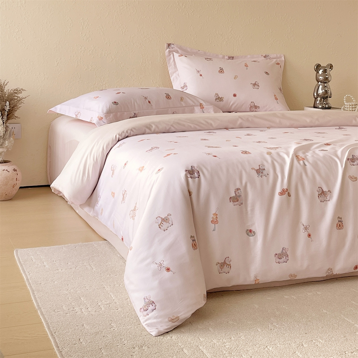 91家纺网 家纺一手货源 找家纺 鼎飞家纺 2026新款100S长绒棉数码印花四件套-马承金福 马承金福-玉粉