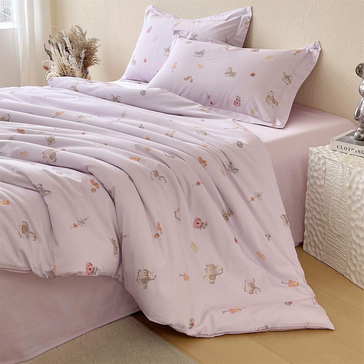 91家纺网 家纺一手货源 找家纺 鼎飞家纺 2026新款100S长绒棉数码印花四件套-马承金福 马承金福-紫粉