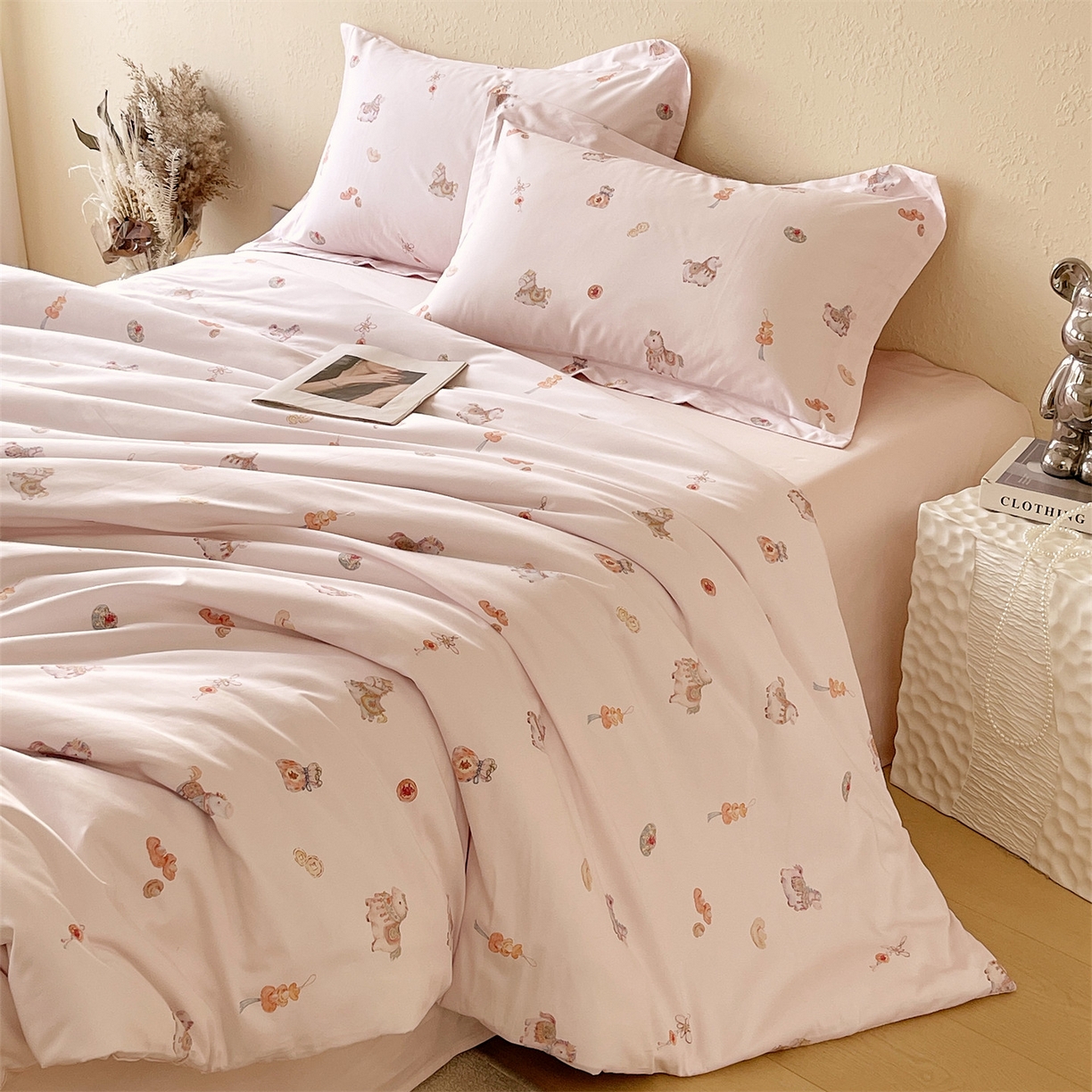 91家纺网 家纺一手货源 找家纺 鼎飞家纺 2026新款100S长绒棉数码印花四件套-马承金福 马承金福-玉粉